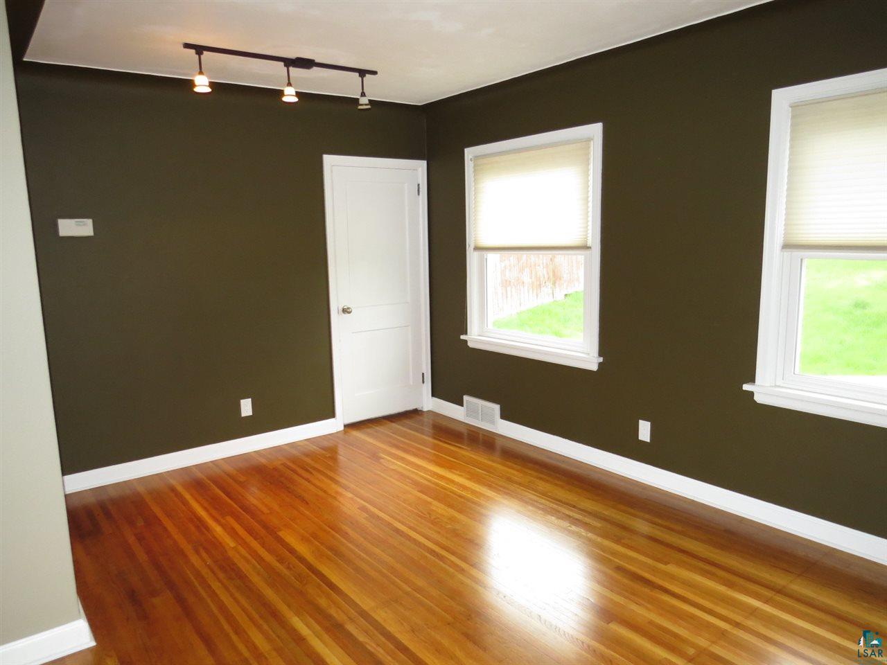 5215 Oneida Street Duluth, MN 55804 - Photo 5 of 18 Gallery Image 5