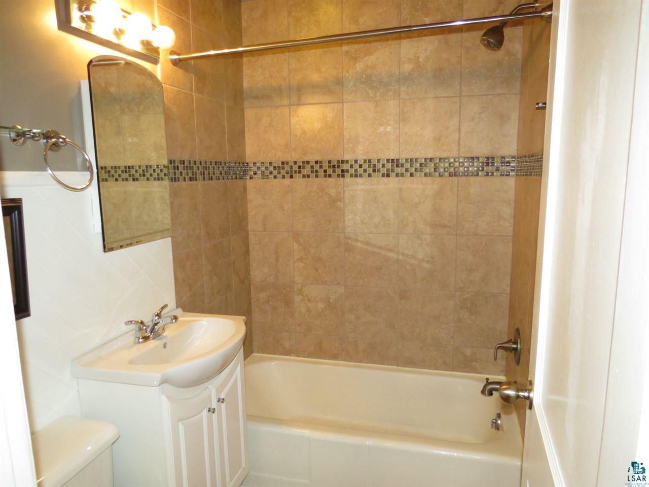 5215 Oneida Street Duluth, MN 55804 - Photo 8 of 18 Gallery Image 8