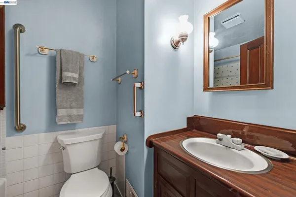 $1,749,000 | 2211 College Avenue, Livermore, CA 94550