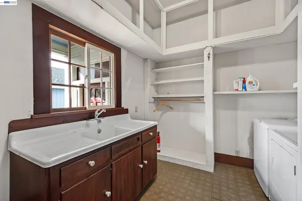 $1,749,000 | 2211 College Avenue, Livermore, CA 94550