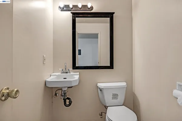 $1,749,000 | 2211 College Avenue, Livermore, CA 94550