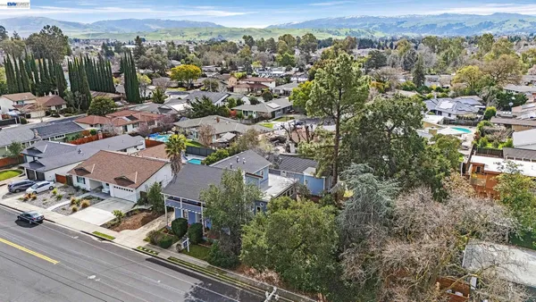 $1,749,000 | 2211 College Avenue, Livermore, CA 94550