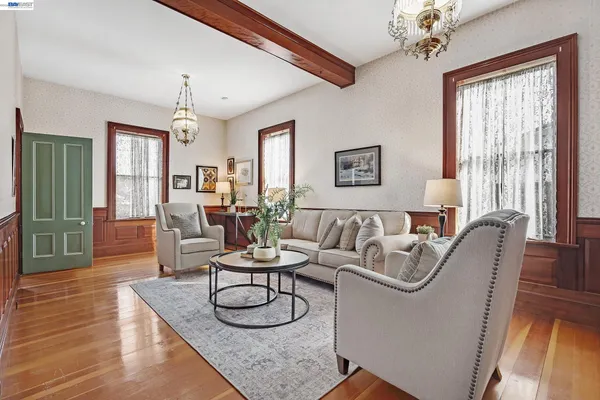 $1,749,000 | 2211 College Avenue, Livermore, CA 94550