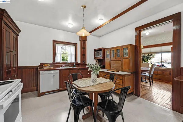 $1,749,000 | 2211 College Avenue, Livermore, CA 94550