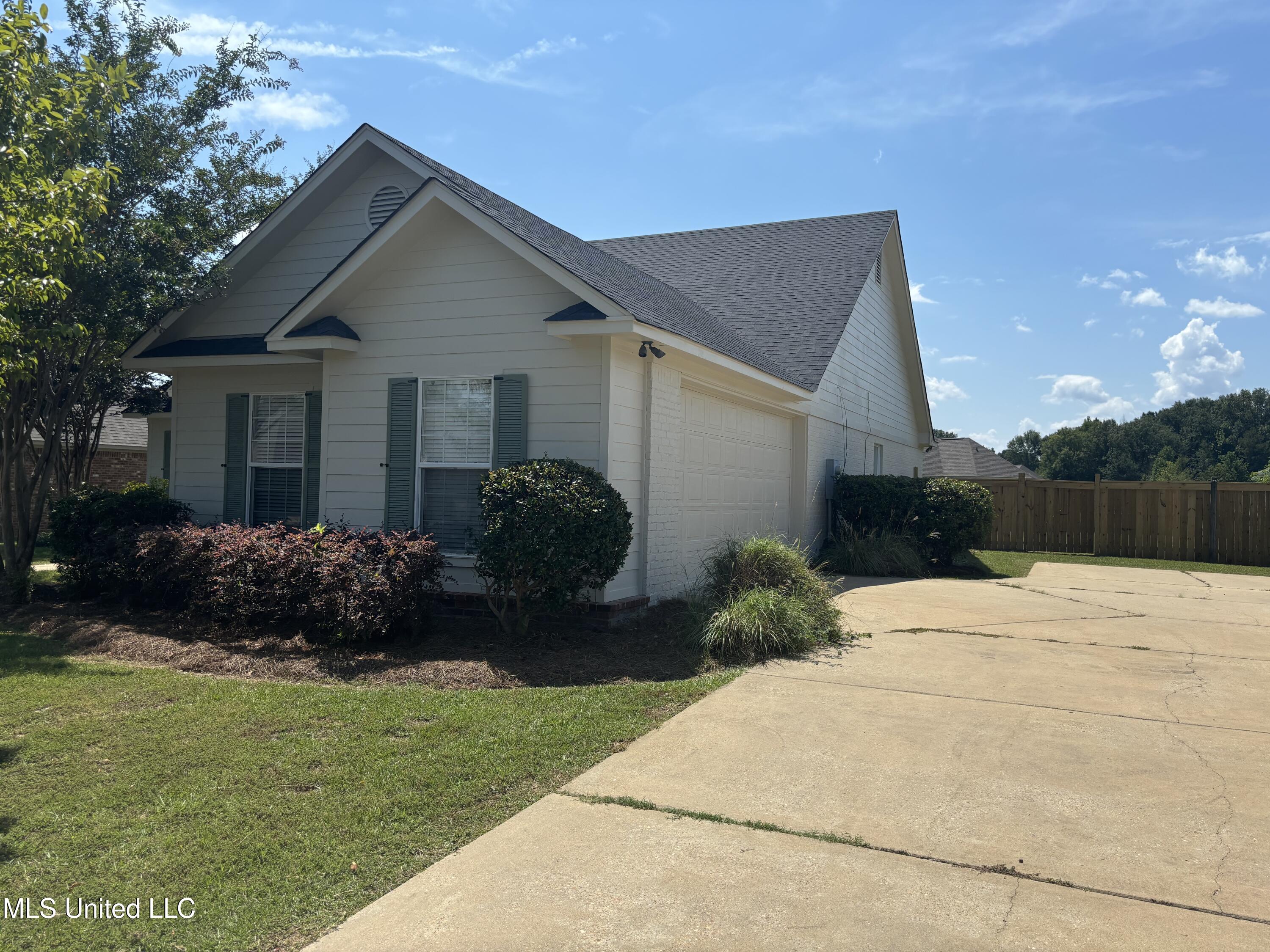 121 Porter Ridge Canton, MS 39046 - Photo 5 of 33 IMG_8815