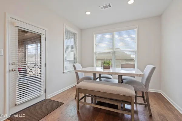 $399,900 | 7276 Edgewater Drive, Olive Branch, MS 38654