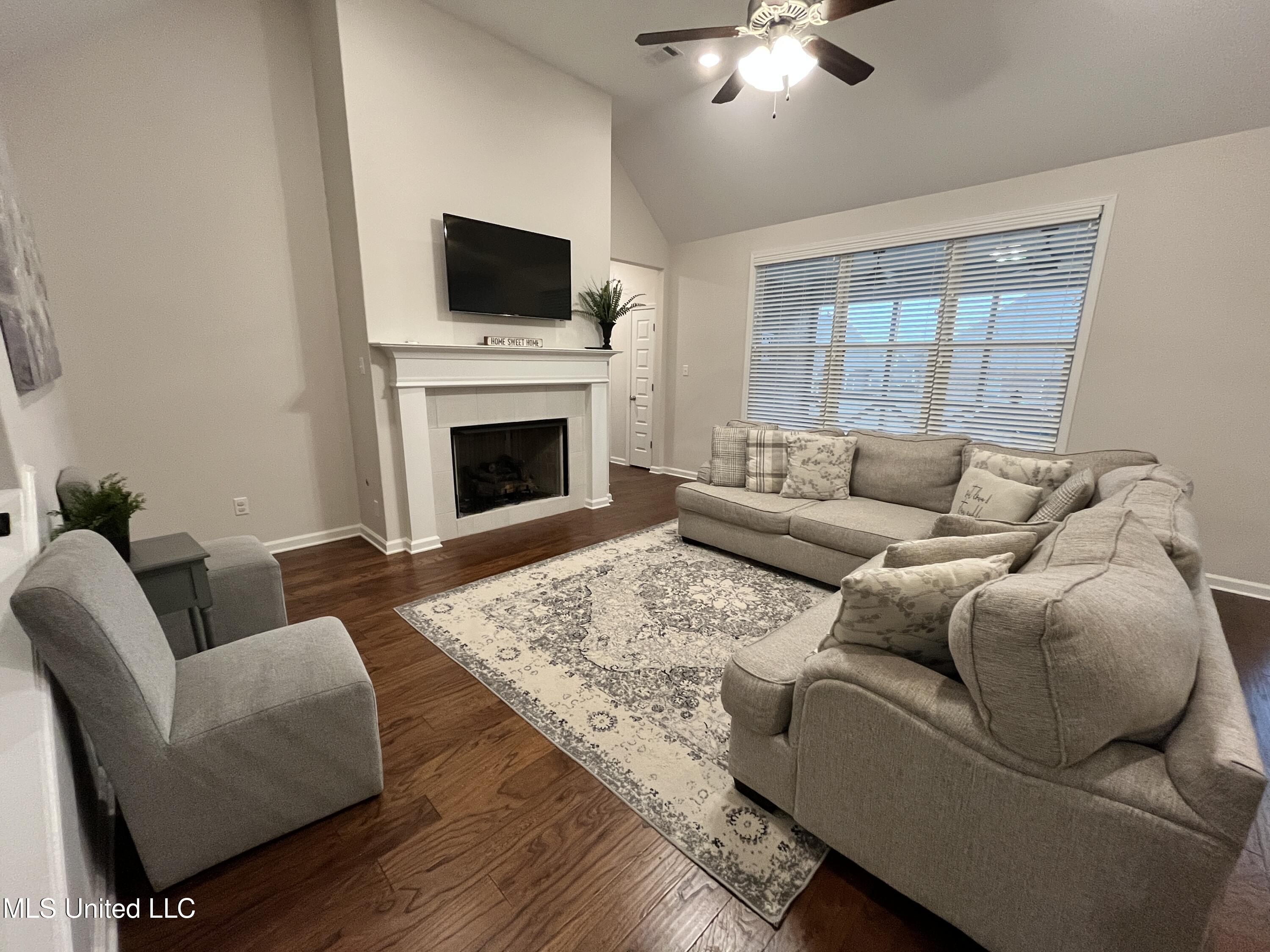 7276 Edgewater Drive Olive Branch, MS 38654 - Photo 16 of 41 20260121_194107274_iOS