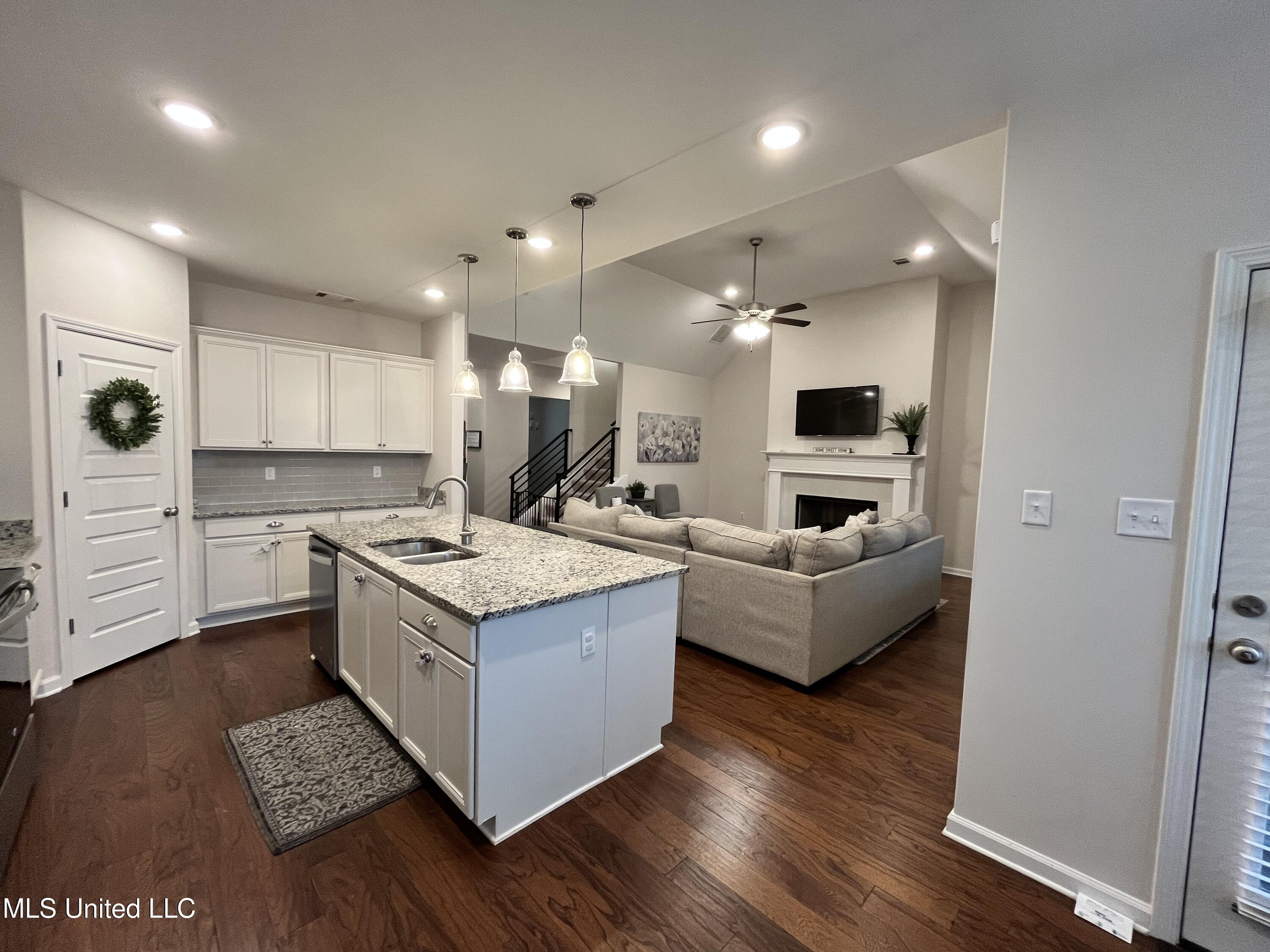 7276 Edgewater Drive Olive Branch, MS 38654 - Photo 19 of 41 20260121_194711259_iOS