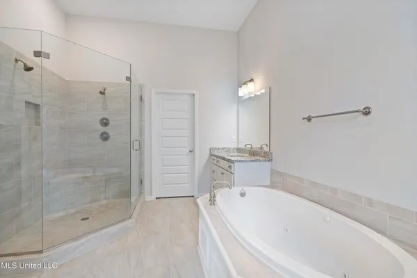 $399,900 | 7276 Edgewater Drive, Olive Branch, MS 38654