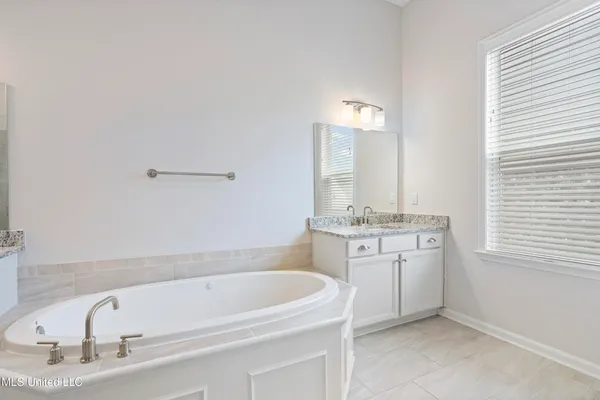 $399,900 | 7276 Edgewater Drive, Olive Branch, MS 38654