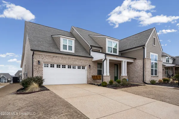 $399,900 | 7276 Edgewater Drive, Olive Branch, MS 38654