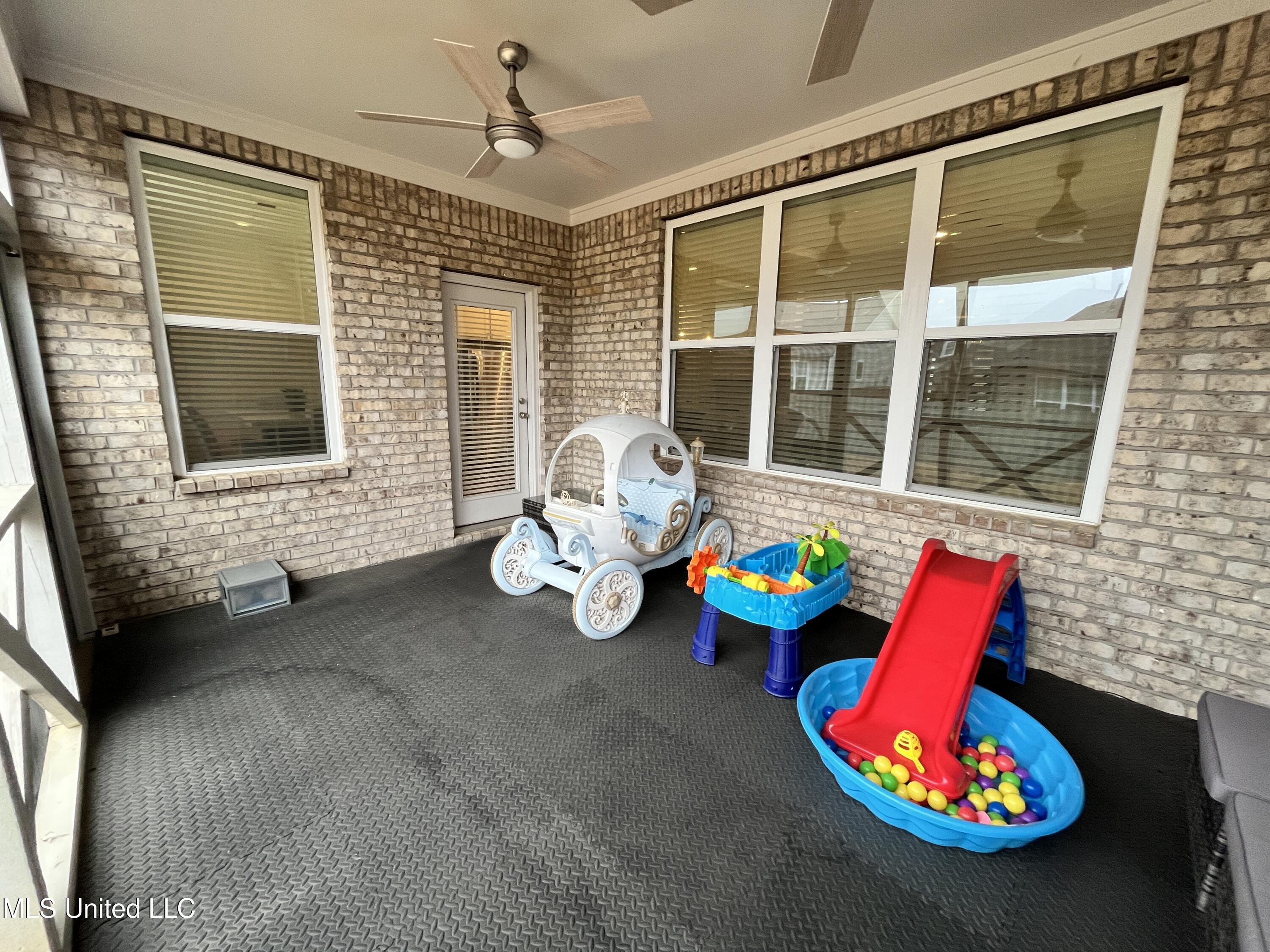 7276 Edgewater Drive Olive Branch, MS 38654 - Photo 34 of 41 20260121_200317874_iOS