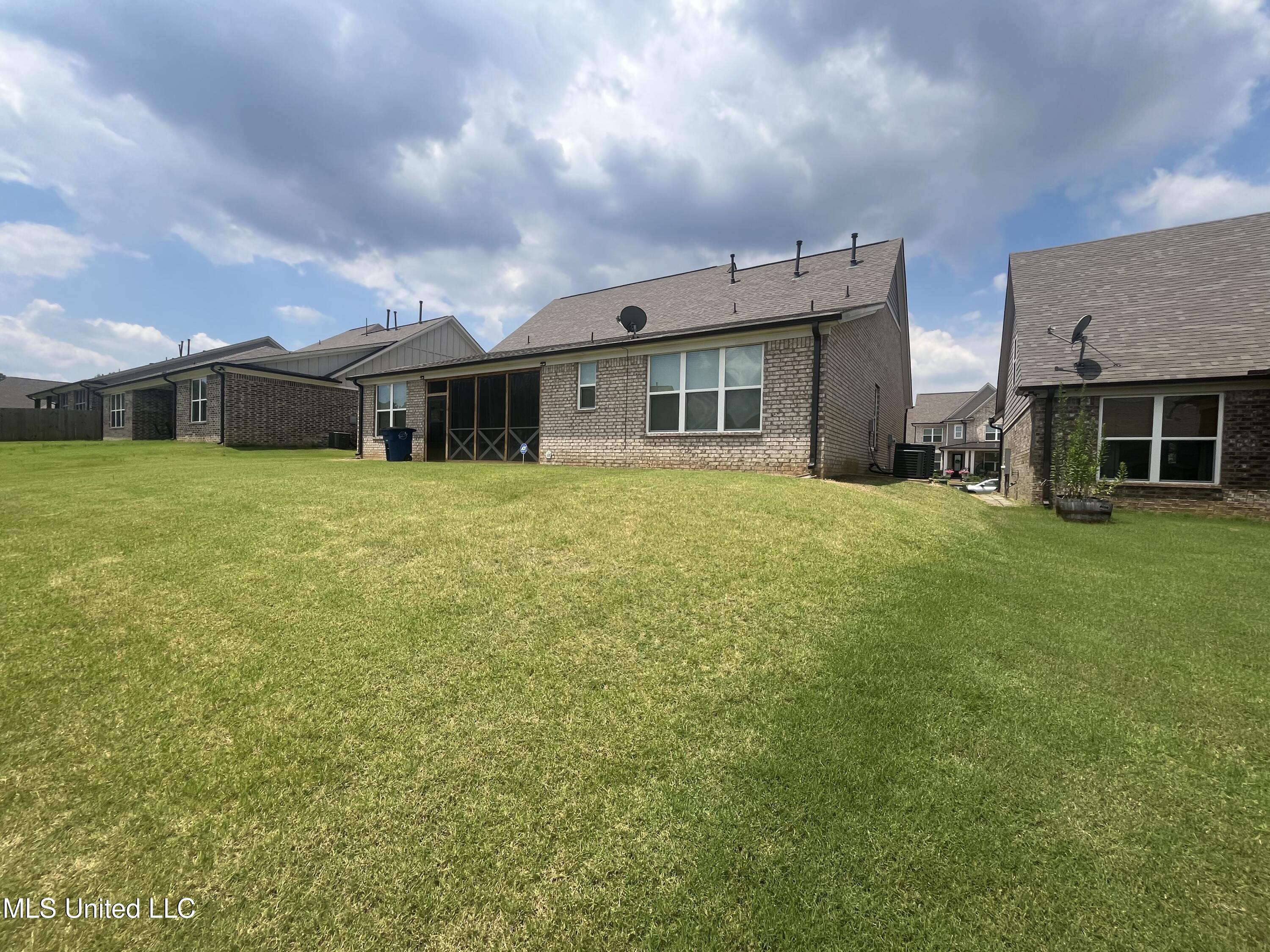 7276 Edgewater Drive Olive Branch, MS 38654 - Photo 36 of 41 IMG_7924