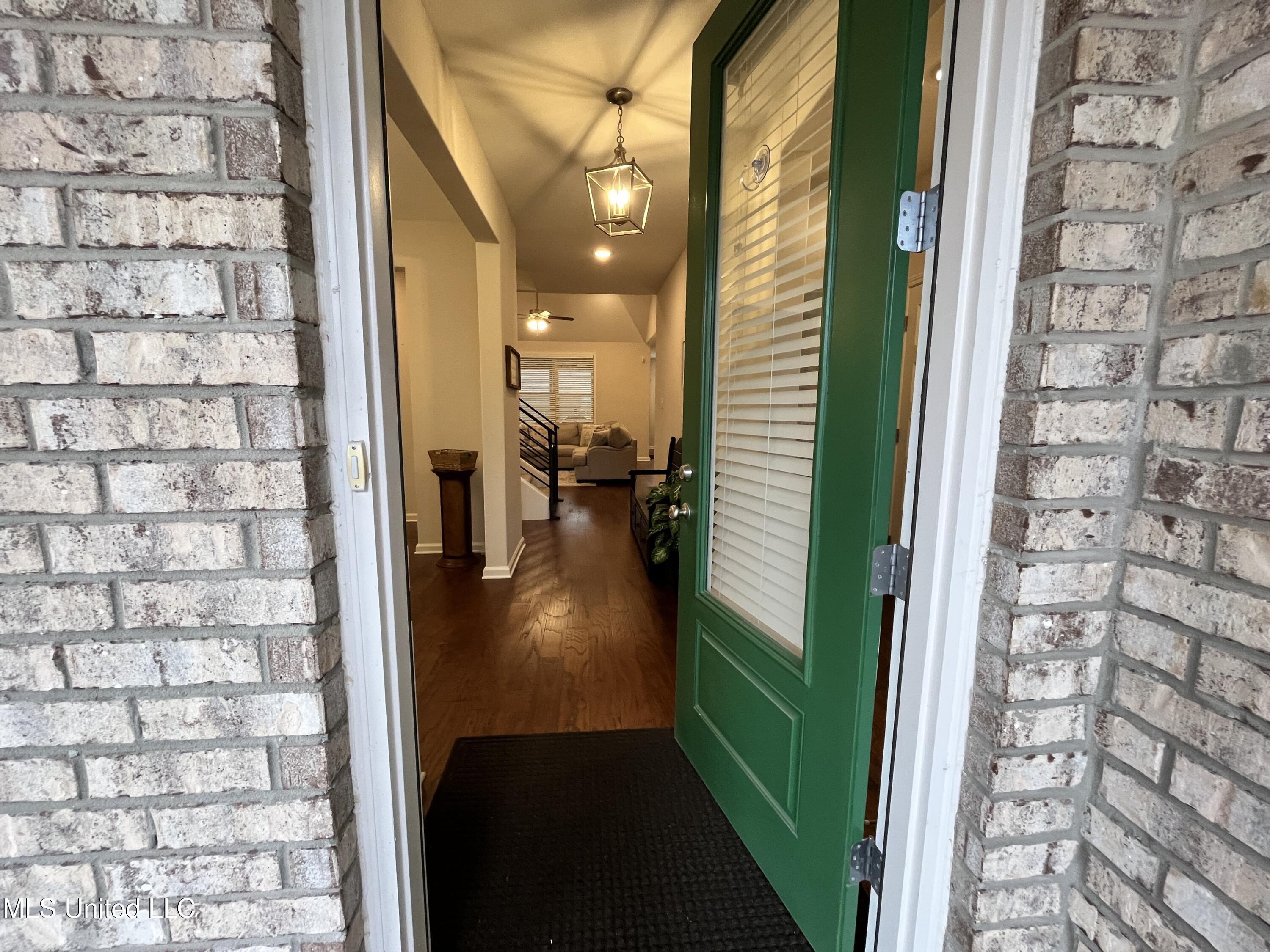 7276 Edgewater Drive Olive Branch, MS 38654 - Photo 6 of 41 20260121_193456666_iOS