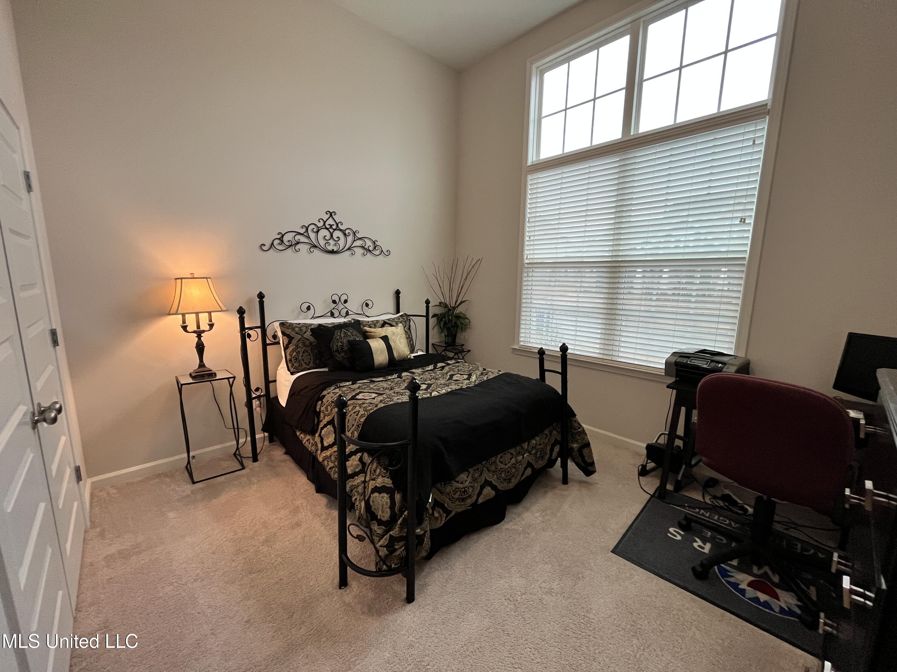 7276 Edgewater Drive Olive Branch, MS 38654 - Photo 8 of 41 20260121_193633903_iOS