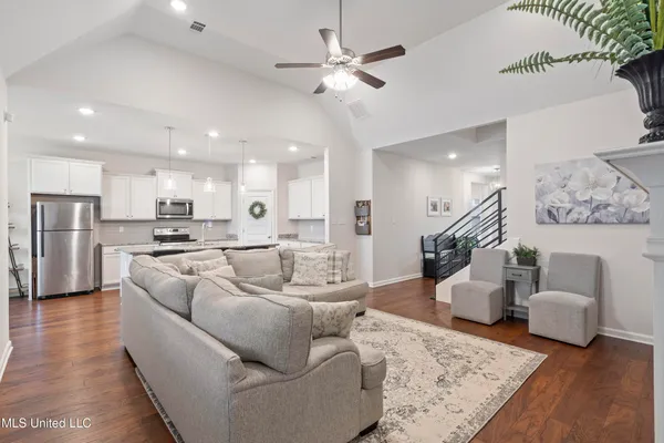 $399,900 | 7276 Edgewater Drive, Olive Branch, MS 38654