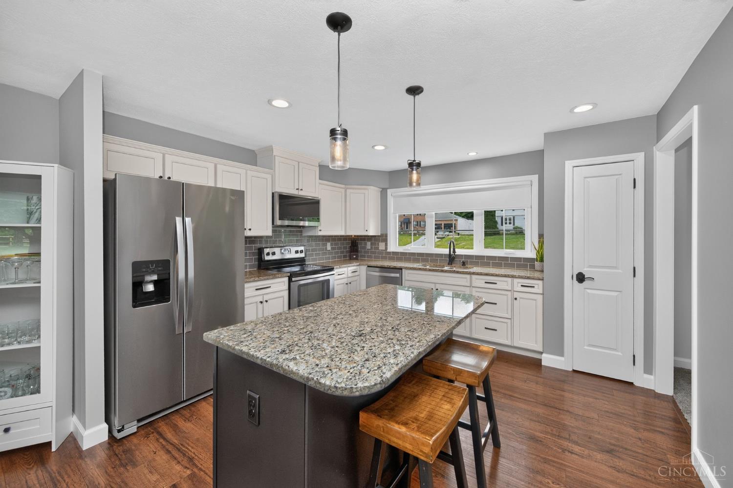 5467 Race Road Cincinnati, OH 45247 - Photo 9 of 59
