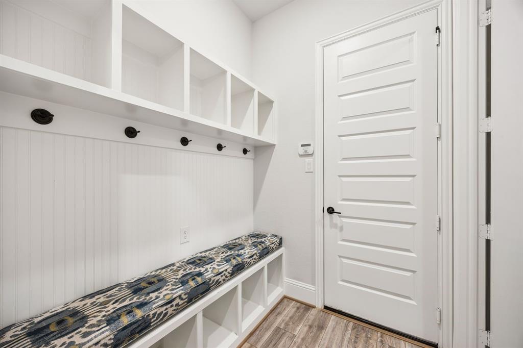 2700 Castlebridge The Colony, TX 75056 - Photo 12 of 38