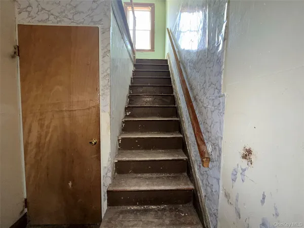 a view of entryway