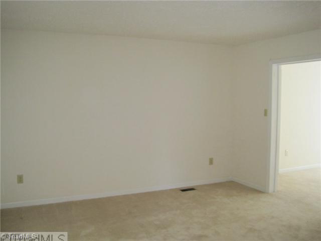 3957 Corbett Road Mebane, NC 27302 - Photo 2 of 16 Living Room.