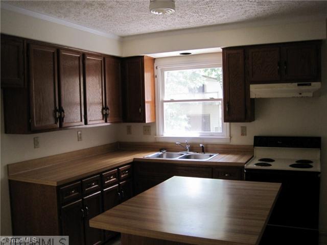 3957 Corbett Road Mebane, NC 27302 - Photo 7 of 16 Kitchen.
