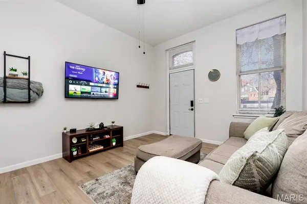 $1,175,000 | 2608 South 11th Street, St. Louis, MO 63118
