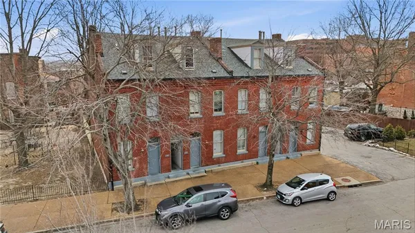 $1,175,000 | 2608 South 11th Street, St. Louis, MO 63118