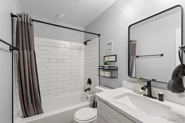 $1,175,000 | 2608 South 11th Street, St. Louis, MO 63118