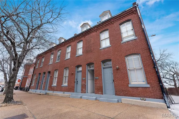 $1,175,000 | 2608 South 11th Street, St. Louis, MO 63118