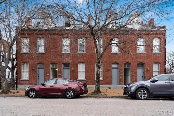 $1,175,000 | 2608 South 11th Street, St. Louis, MO 63118