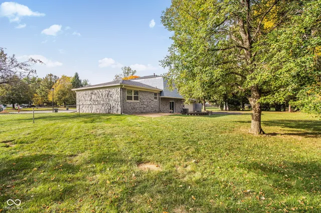 $329,000 | 21 Bluebird Court, Greenfield, IN 46140