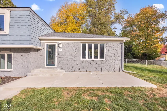 $329,000 | 21 Bluebird Court, Greenfield, IN 46140