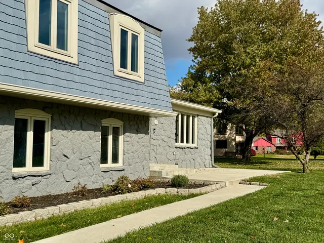 $329,000 | 21 Bluebird Court, Greenfield, IN 46140