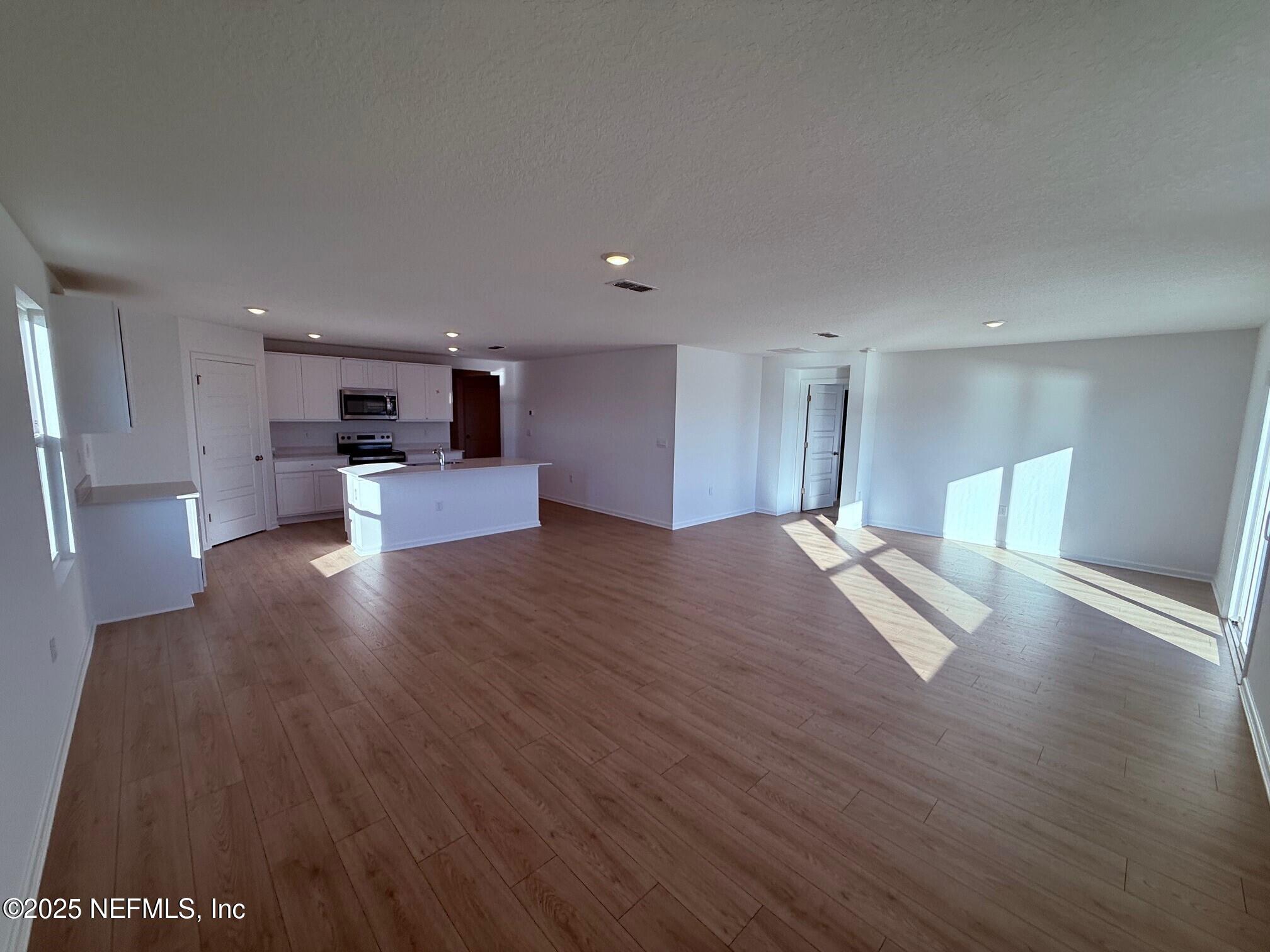 12251 Yew Tree Road Jacksonville, FL 32218 - Photo 9 of 76 great room1