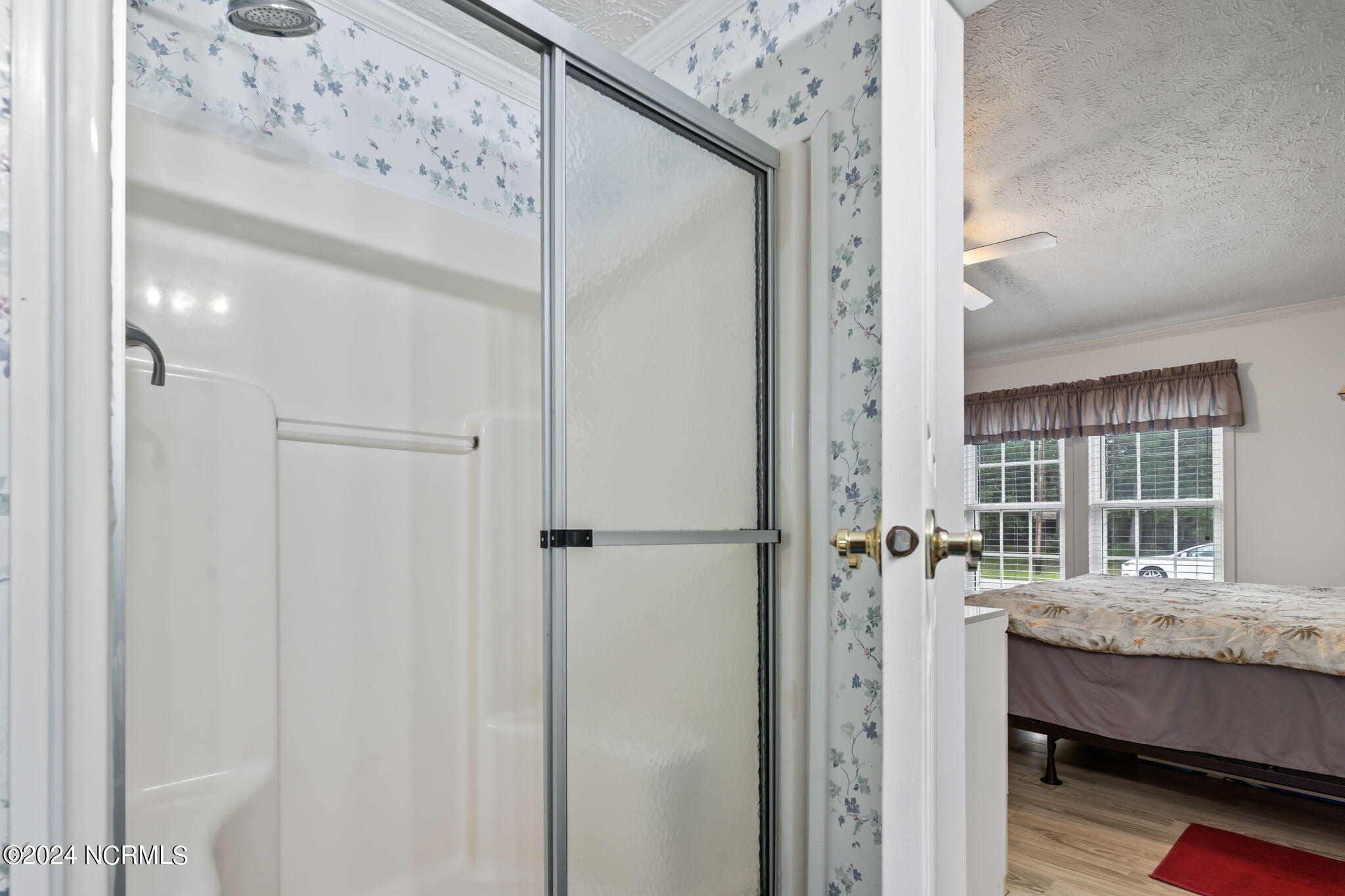 5422 Thrush Road Southwest Ocean Isle Beach, NC 28469 - Photo 13 of 40 Primary shower