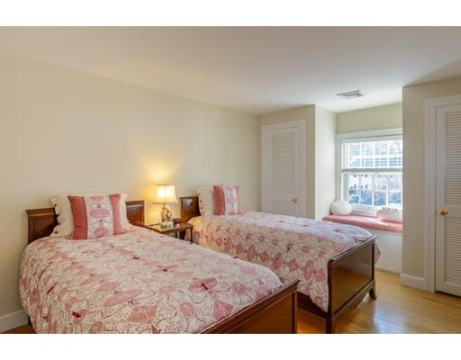 125 Pilgrim Road Wellesley, MA 02481 - Photo 18 of 28
