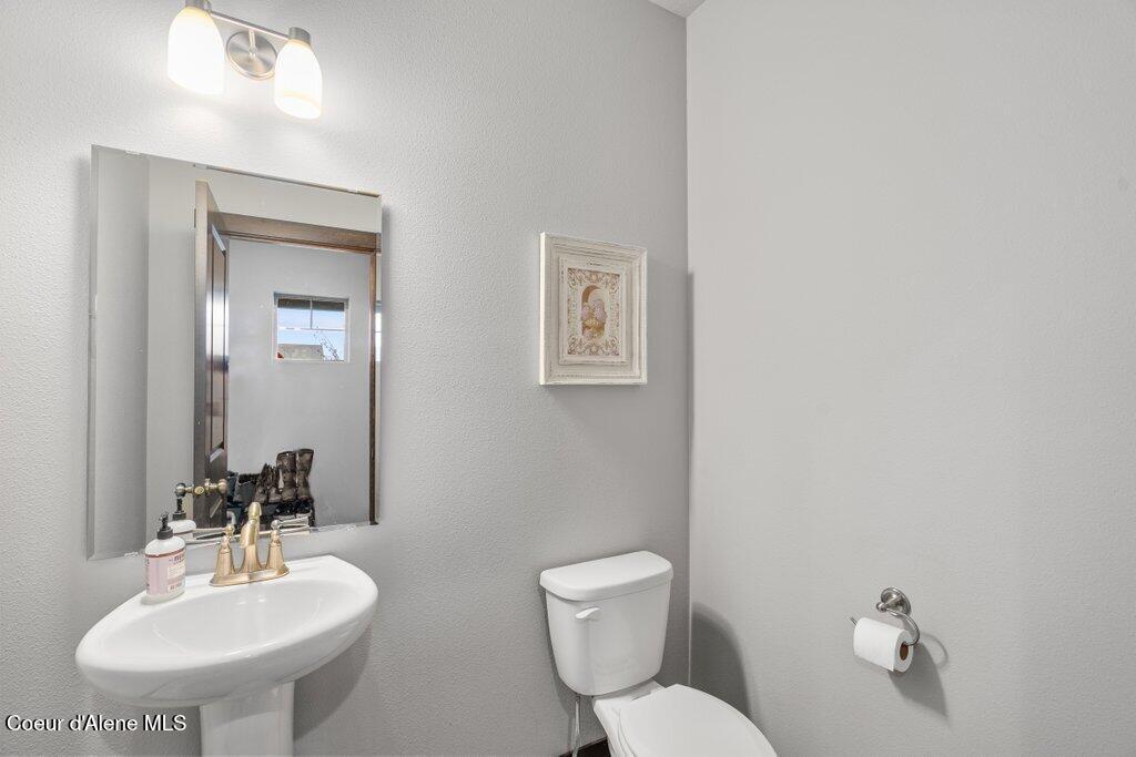 4603 Fennec Fox Lane Post Falls, ID 83854 - Photo 12 of 26 Guest Bathroom
