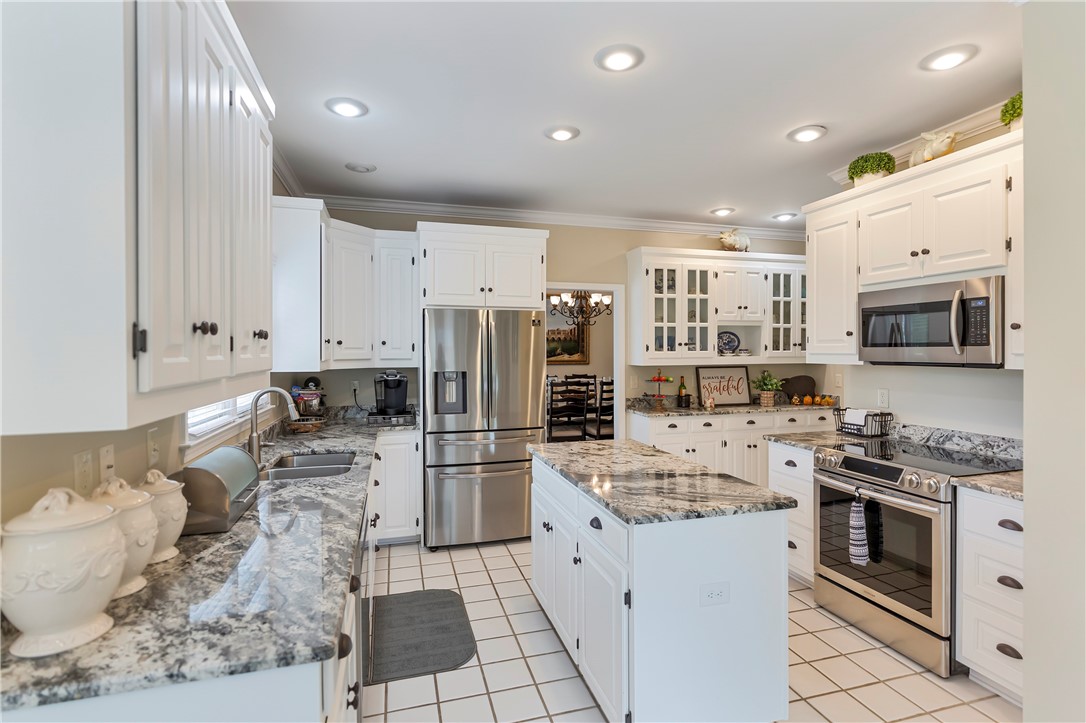 2814 Rambling Path Anderson, SC 29621 - Photo 12 of 47 Kitchen