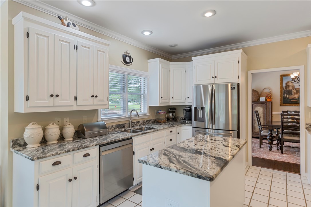 2814 Rambling Path Anderson, SC 29621 - Photo 14 of 47 Kitchen into dining room