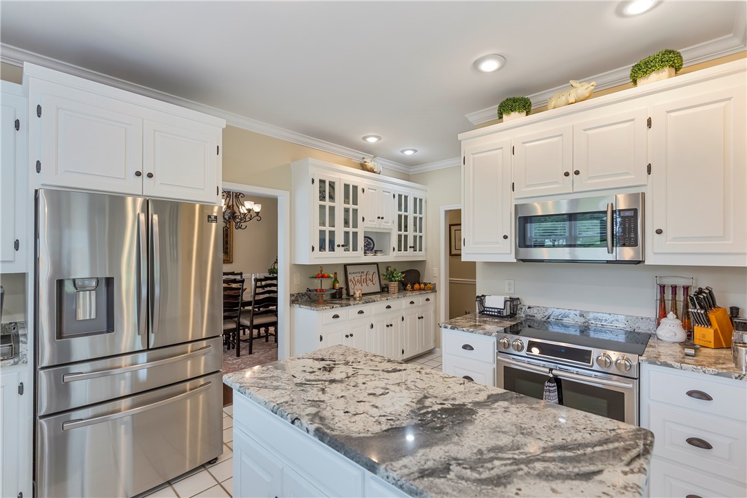 2814 Rambling Path Anderson, SC 29621 - Photo 15 of 47 All new Stainless Steel Appliances