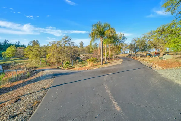 $1,099,000 | 9830 Deer Hollow Trail, Browns Valley, CA 95918