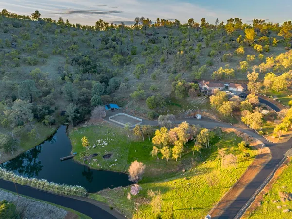 $1,099,000 | 9830 Deer Hollow Trail, Browns Valley, CA 95918