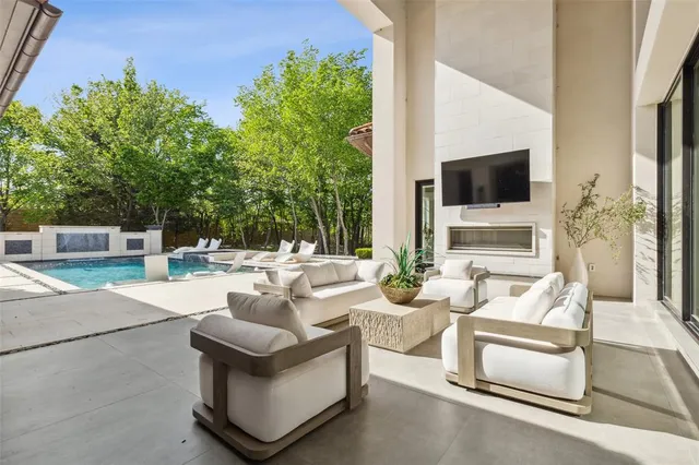 $6,595,000 | 1521 Meandering Way Drive, Roanoke, TX 76262