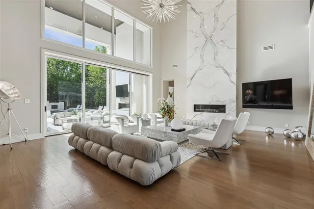 $6,595,000 | 1521 Meandering Way Drive, Roanoke, TX 76262