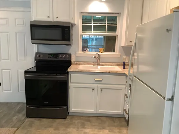 $995 | 67 County Road 3893 East, Cleveland, TX 77328