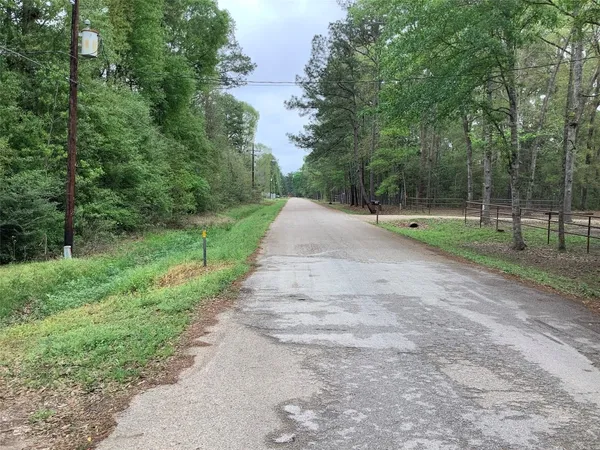 $995 | 67 County Road 3893 East, Cleveland, TX 77328