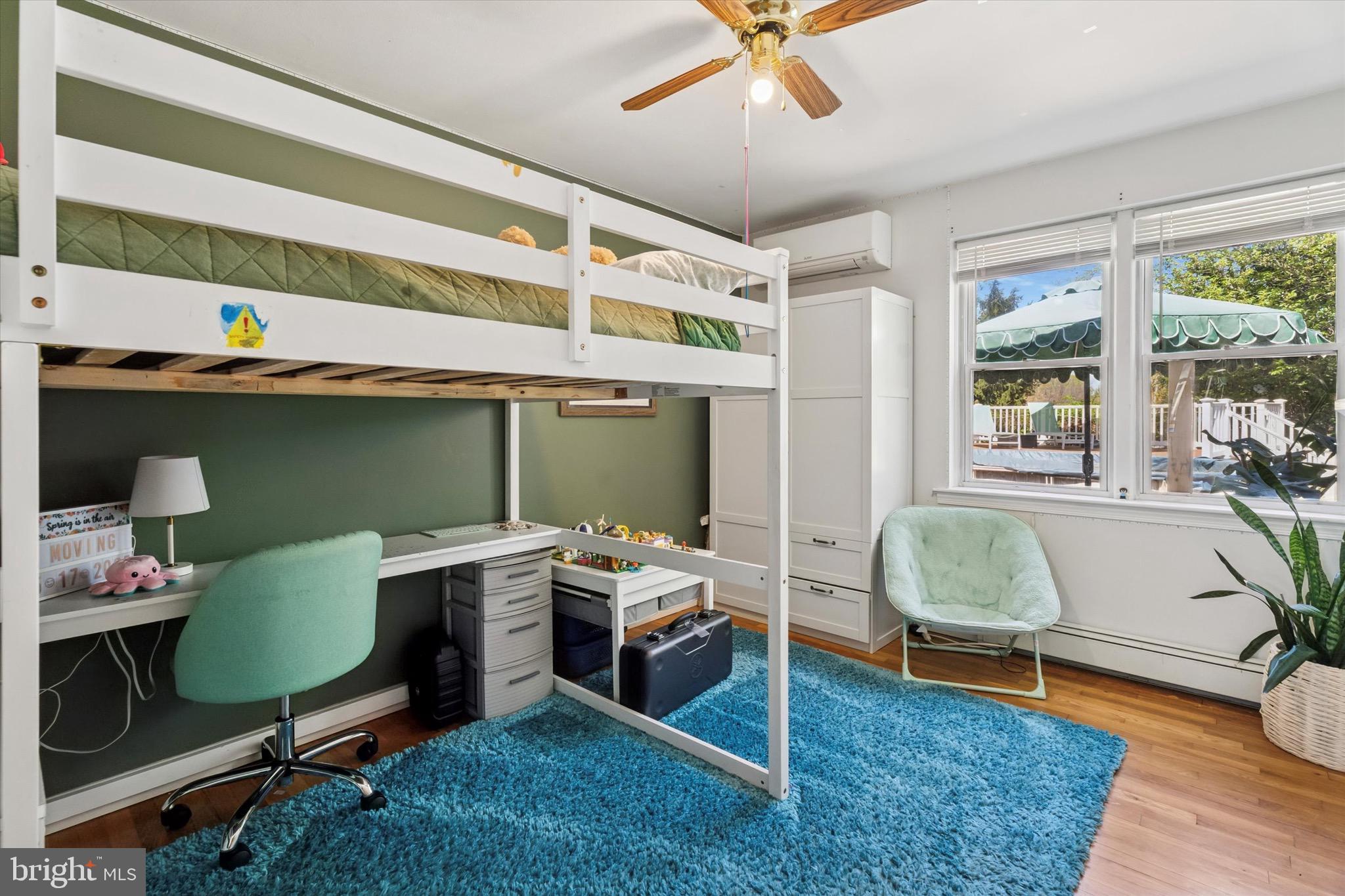 134-7 East 7 Stars Road Phoenixville, PA 19460 - Photo 13 of 25 a living room with furniture and a window