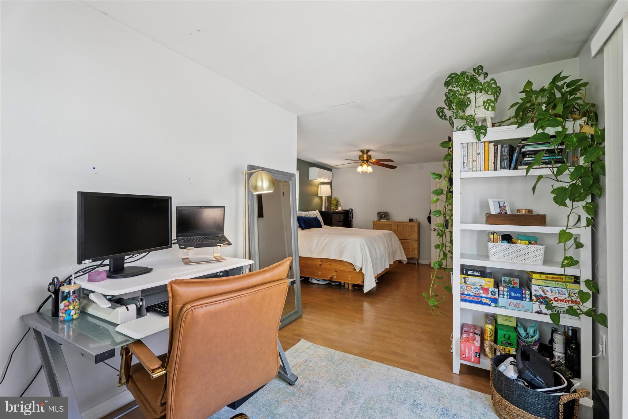 134-7 East 7 Stars Road Phoenixville, PA 19460 - Photo 10 of 25 a bedroom with a workspace