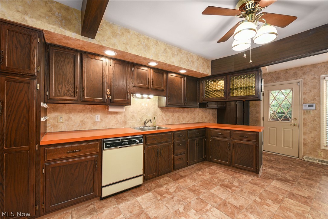 4296 Grannis Road Cleveland, OH 44126 - Photo 8 of 30 Gallery Image 8