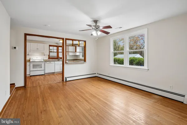 $2,950 | 10306 Gunston Road, Lorton, VA 22079